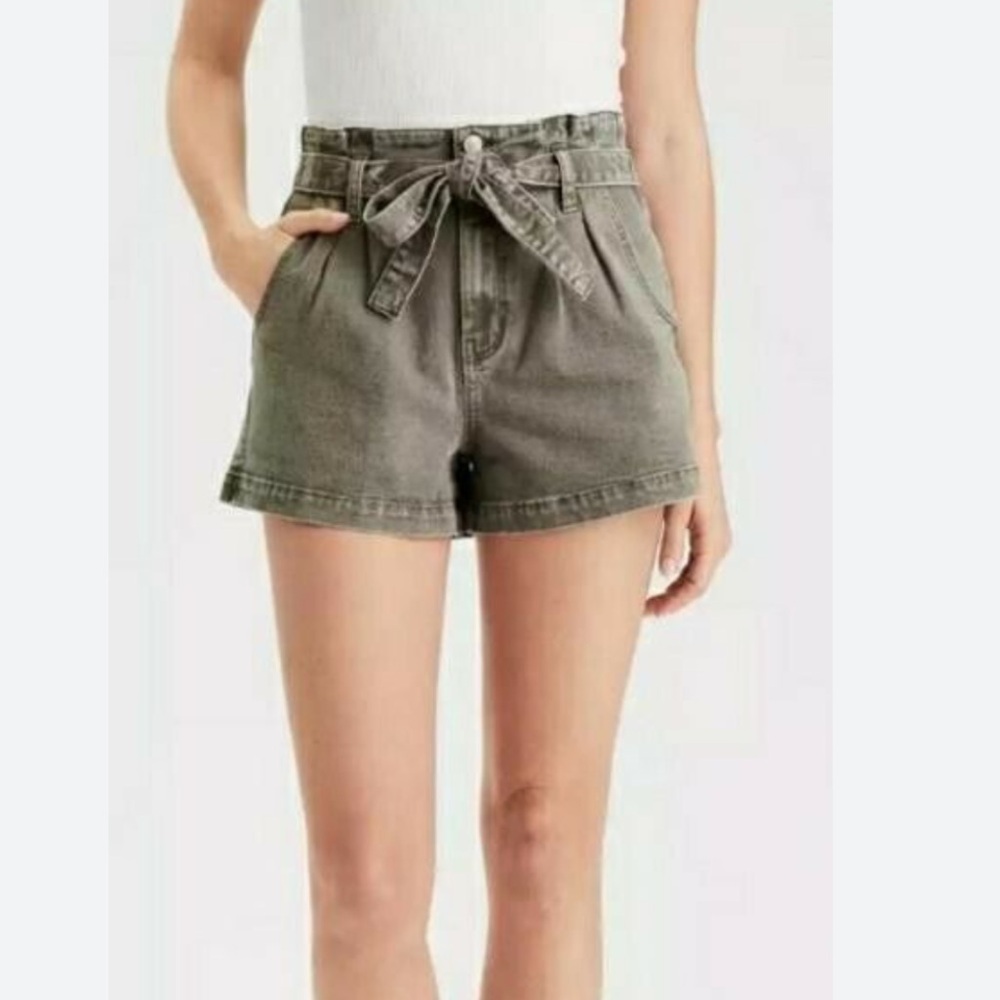 American Eagle Highest Rise Mom Short with Belt Sz 8